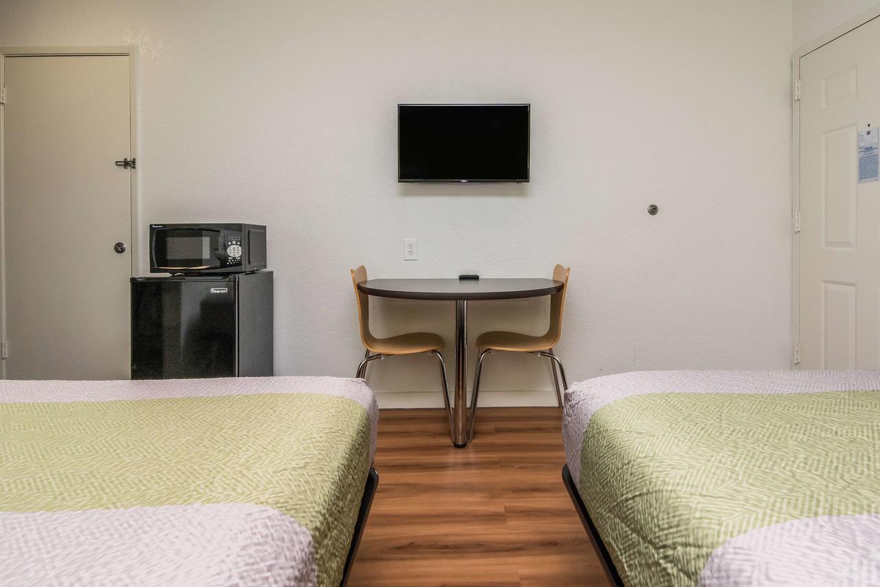 Haltom City Motel 6 Fort Worth North المظهر الخارجي الصورة
