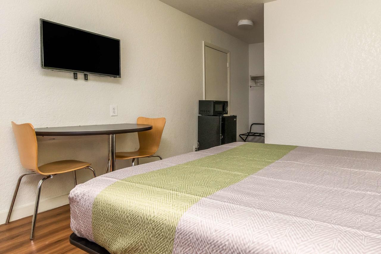 Haltom City Motel 6 Fort Worth North المظهر الخارجي الصورة