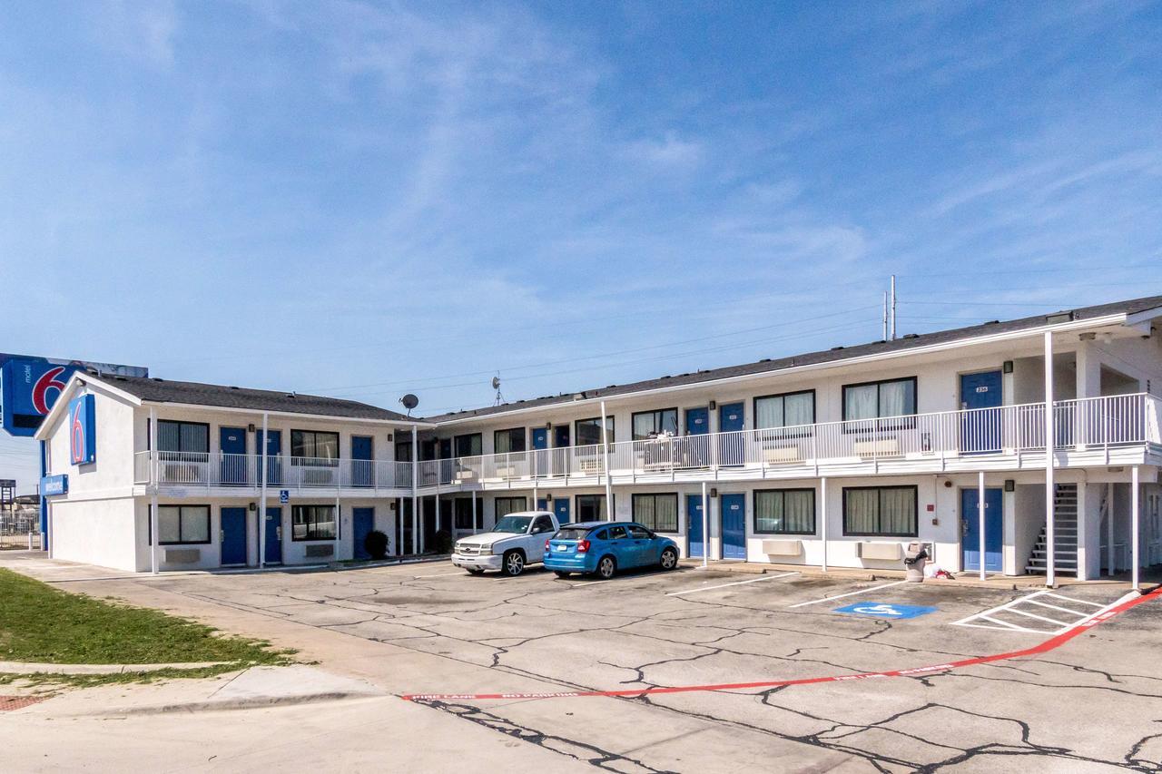 Haltom City Motel 6 Fort Worth North المظهر الخارجي الصورة