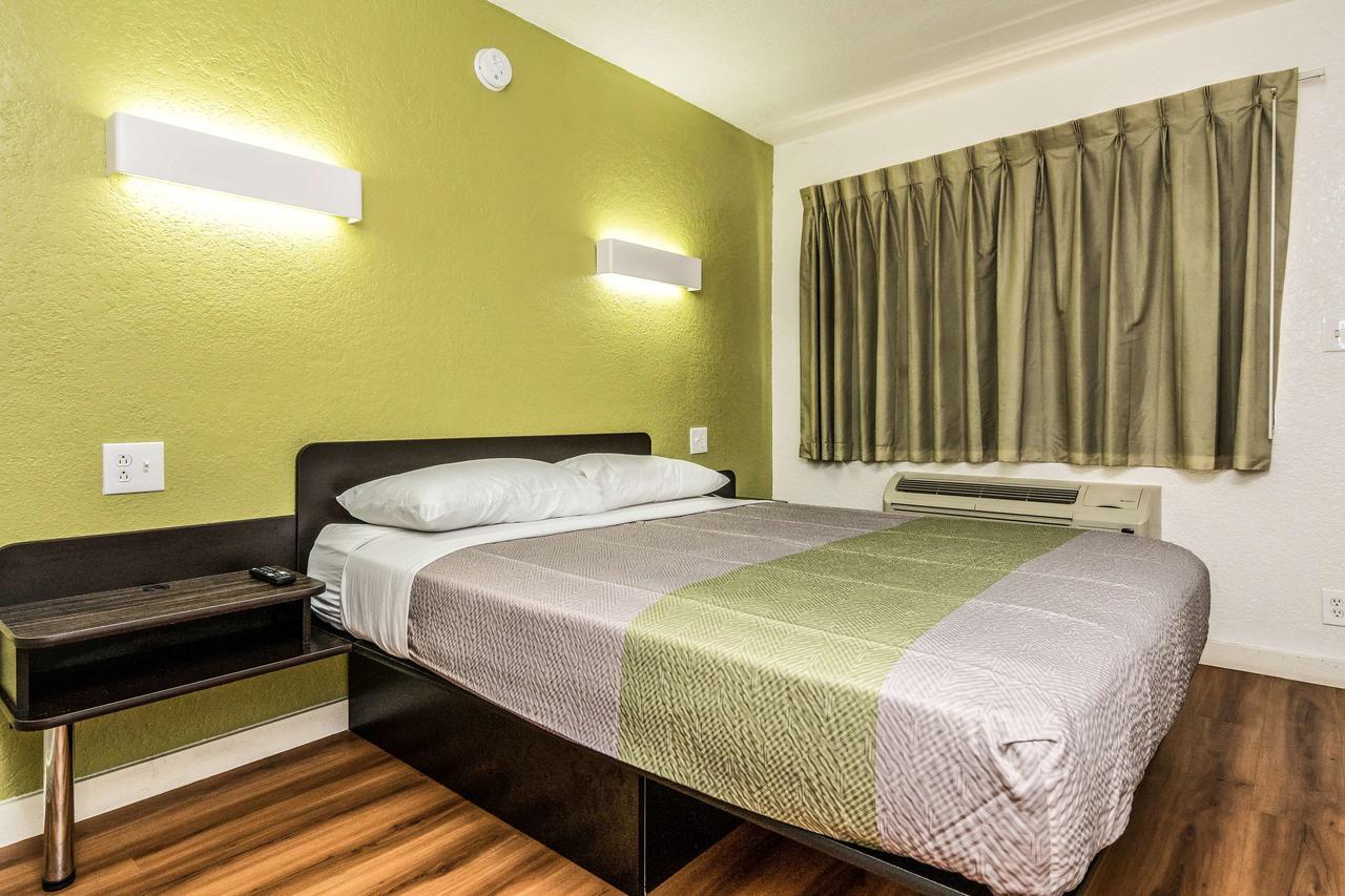 Haltom City Motel 6 Fort Worth North المظهر الخارجي الصورة