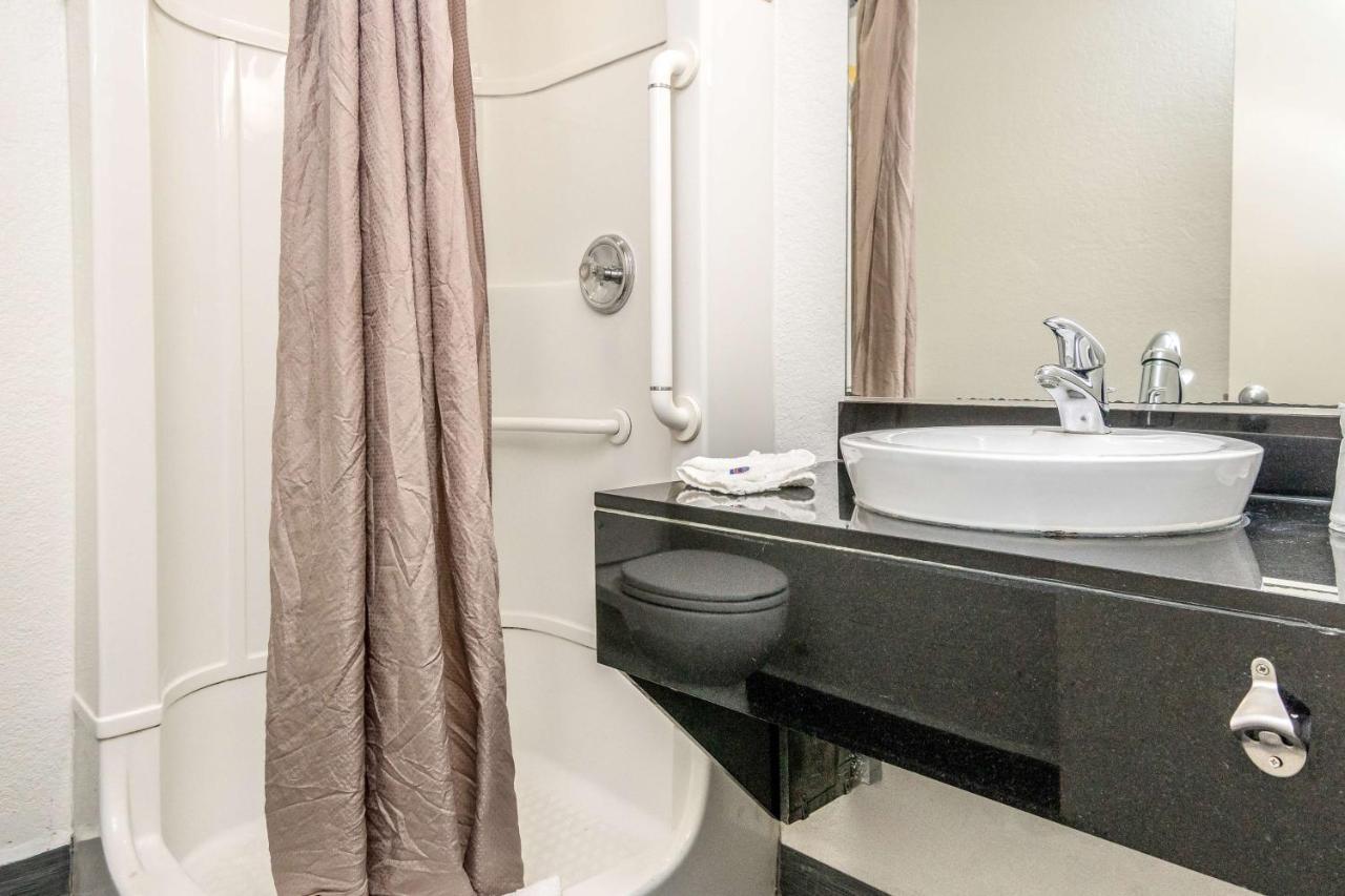 Haltom City Motel 6 Fort Worth North المظهر الخارجي الصورة