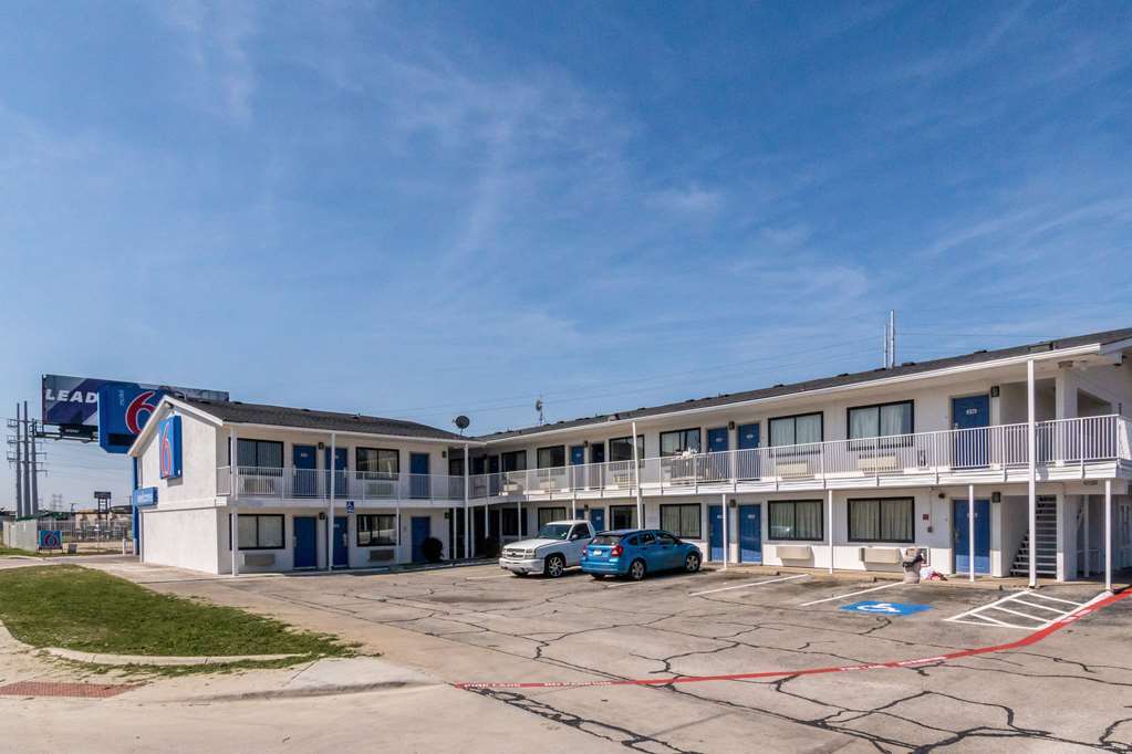 Haltom City Motel 6 Fort Worth North المظهر الخارجي الصورة