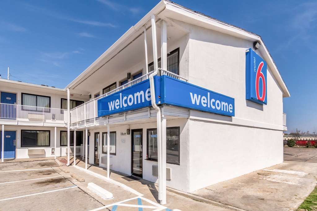 Haltom City Motel 6 Fort Worth North المظهر الخارجي الصورة